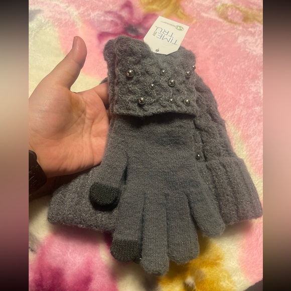 Women’s hat & glove set - Picture 3 of 8